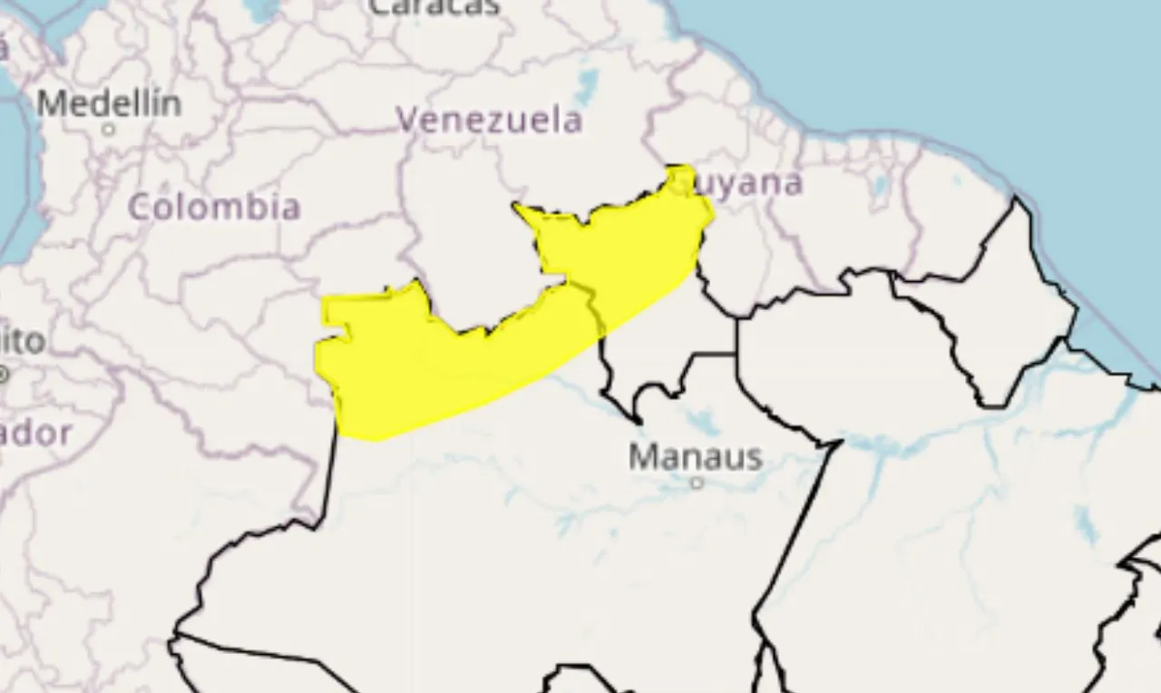 O mapa mostra as áreas em alerta para chuva intensa em partes do AM e de RR